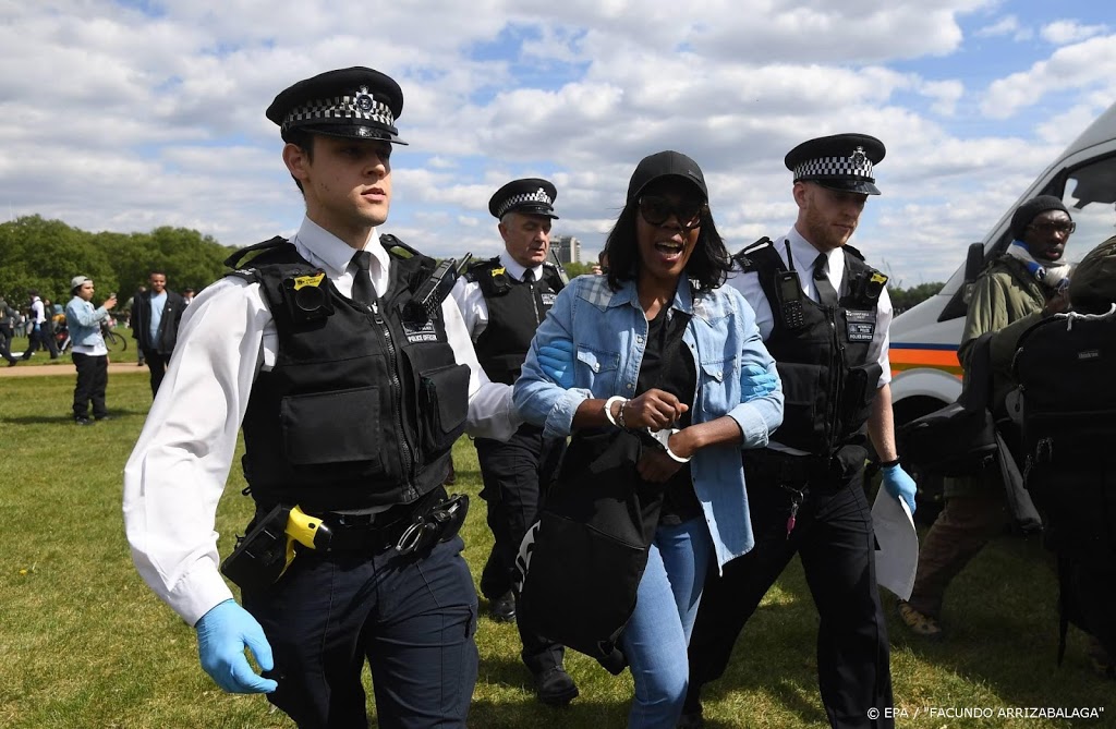 Politie arresteert 19 coronabetogers in Hyde Park