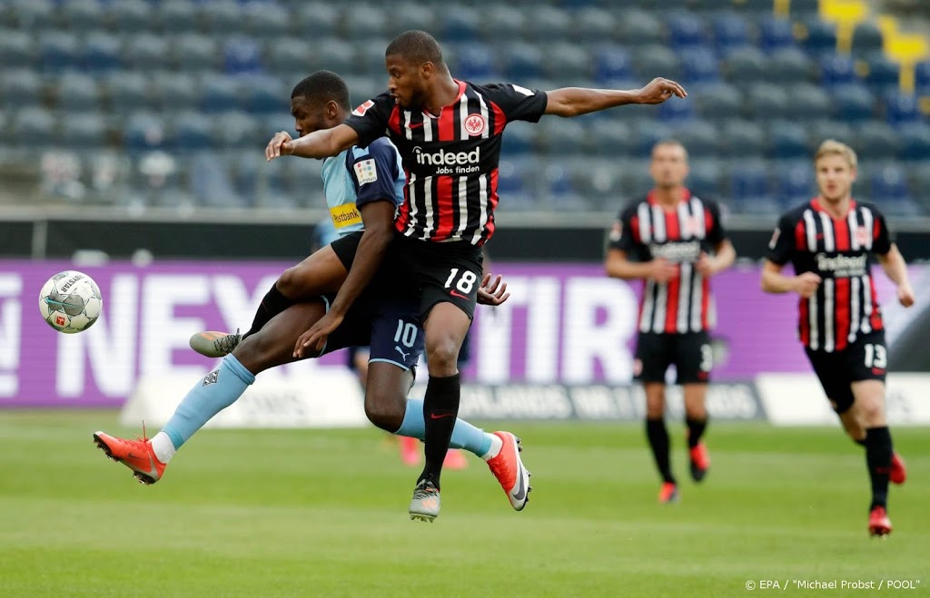 Aanvaller Dost verliest met Eintracht Frankfurt