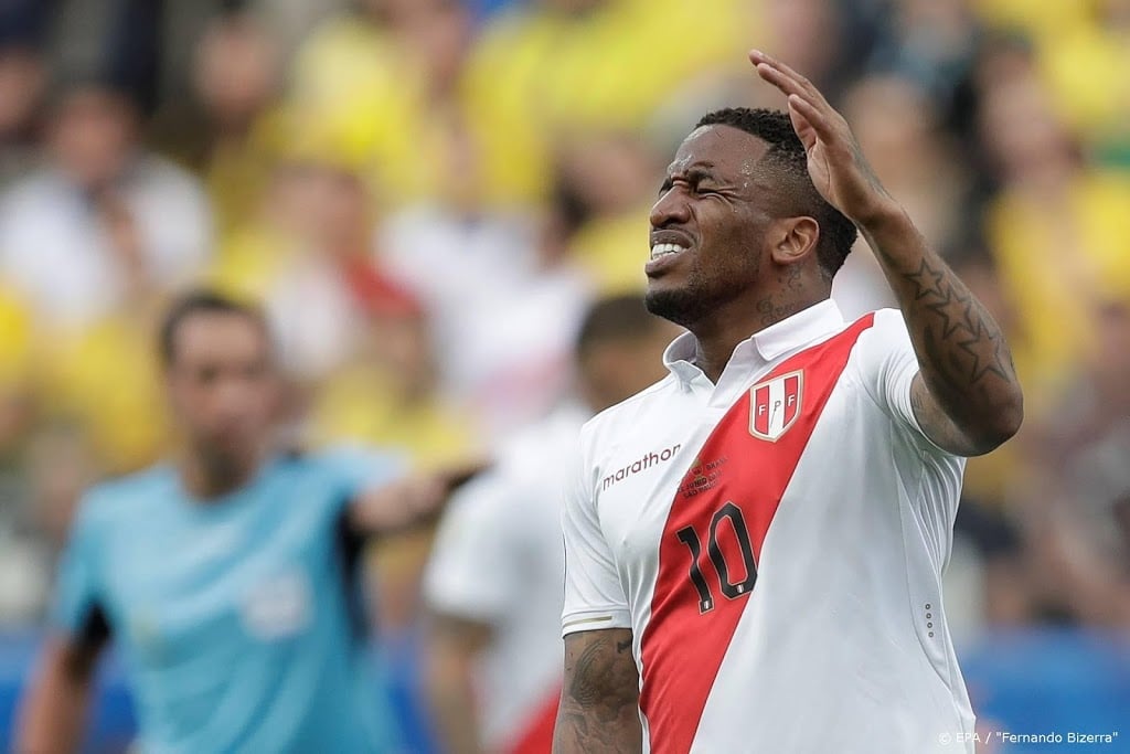 Aanvaller Farfan (ex-PSV) besmet met coronavirus