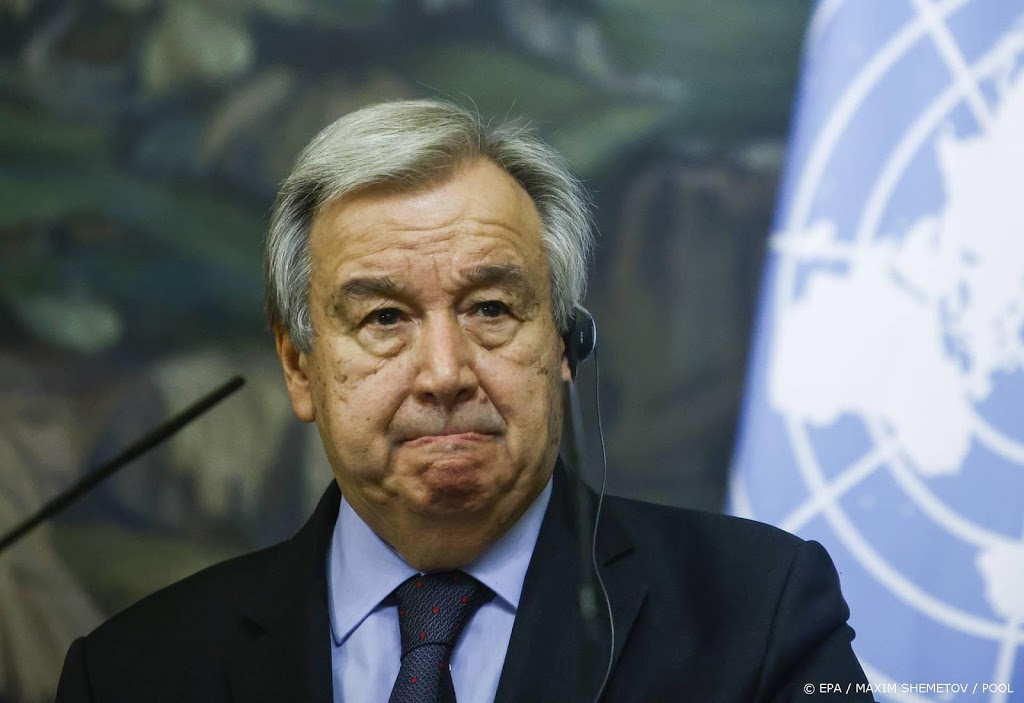 VN-chef 'diep verontrust' over aanval Israël op mediagebouw  