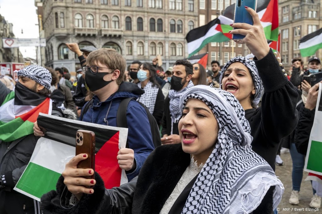 Honderden mensen op Dam voor Pro-Palestina demonstratie