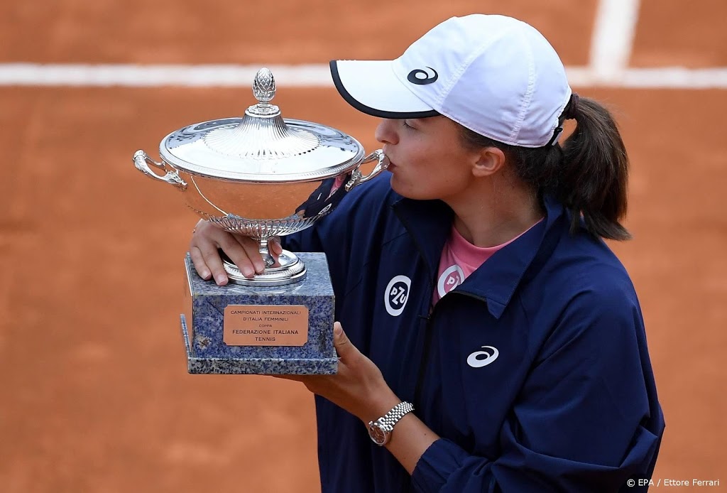 Tennisster Swiatek gunt Pliskova geen game in eindstrijd WTA Rome