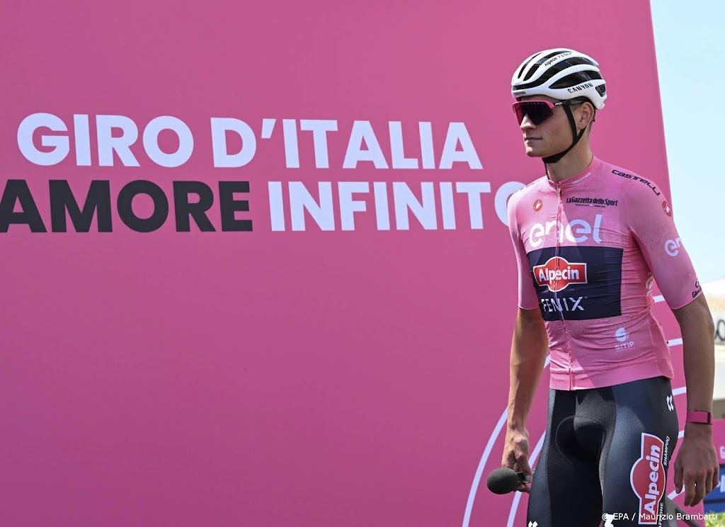Wielerploeg Van der Poel heet vanaf de Tour Alpecin-Deceuninck