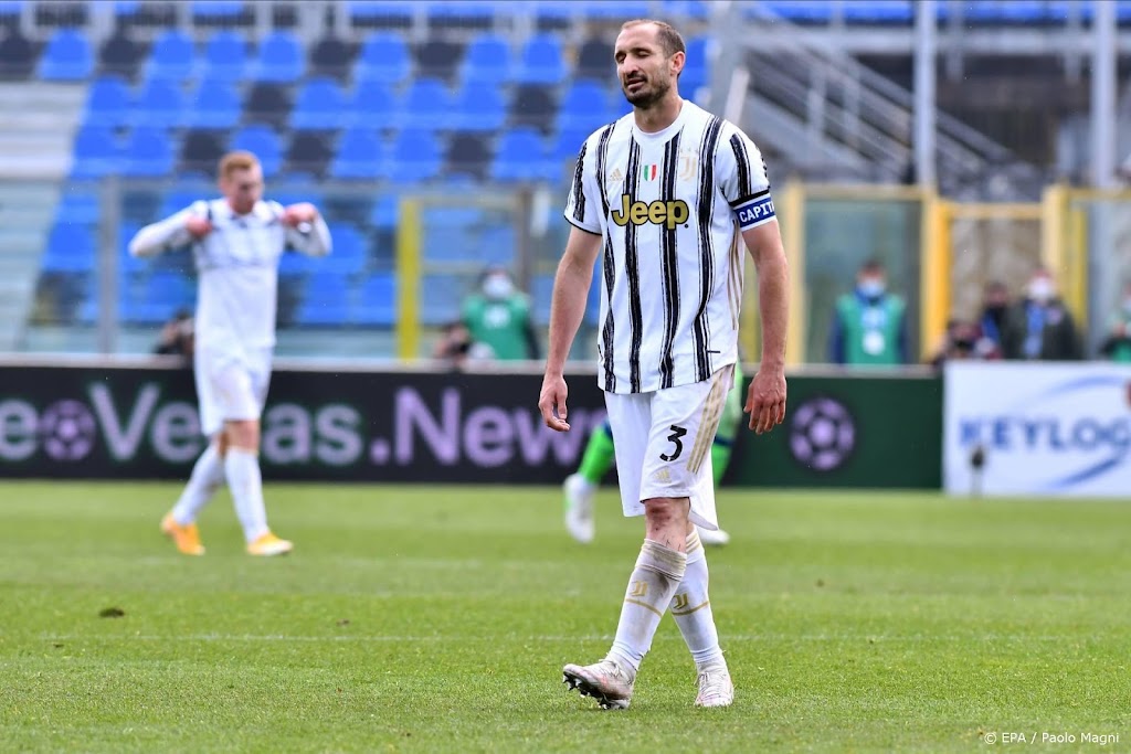 Chiellini valt in laatste thuisduel voor Juventus snel uit 