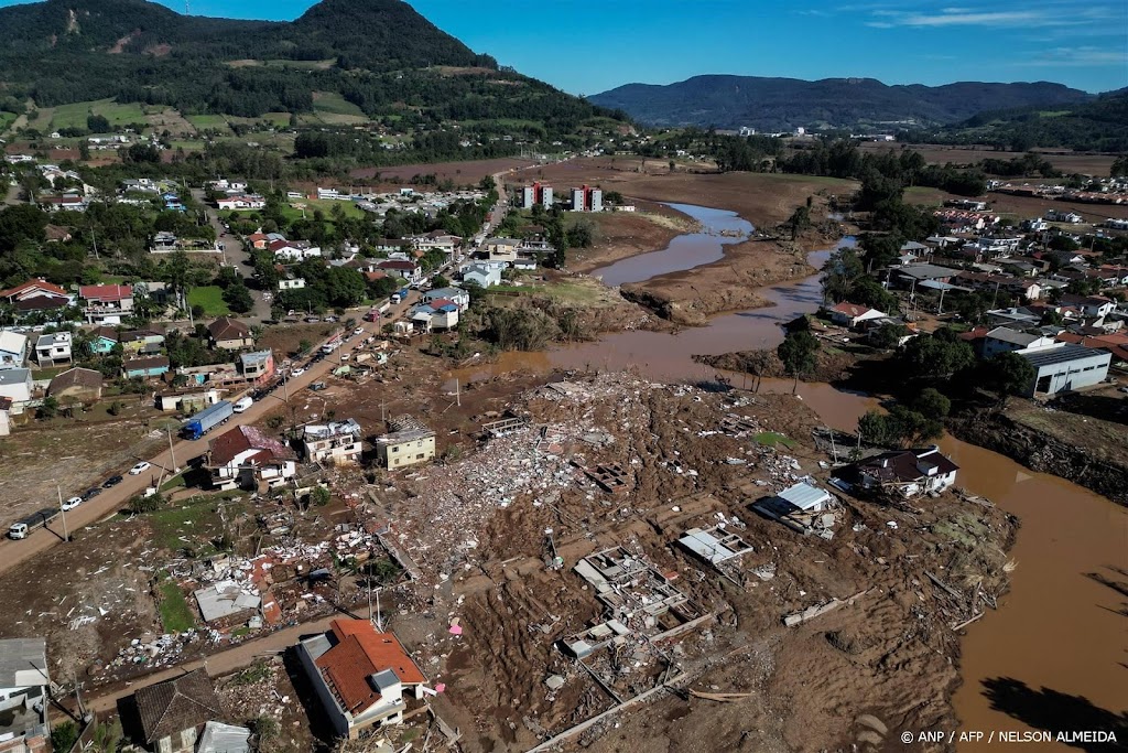 Braziliaans voetbal ligt twee weken stil na overstromingen