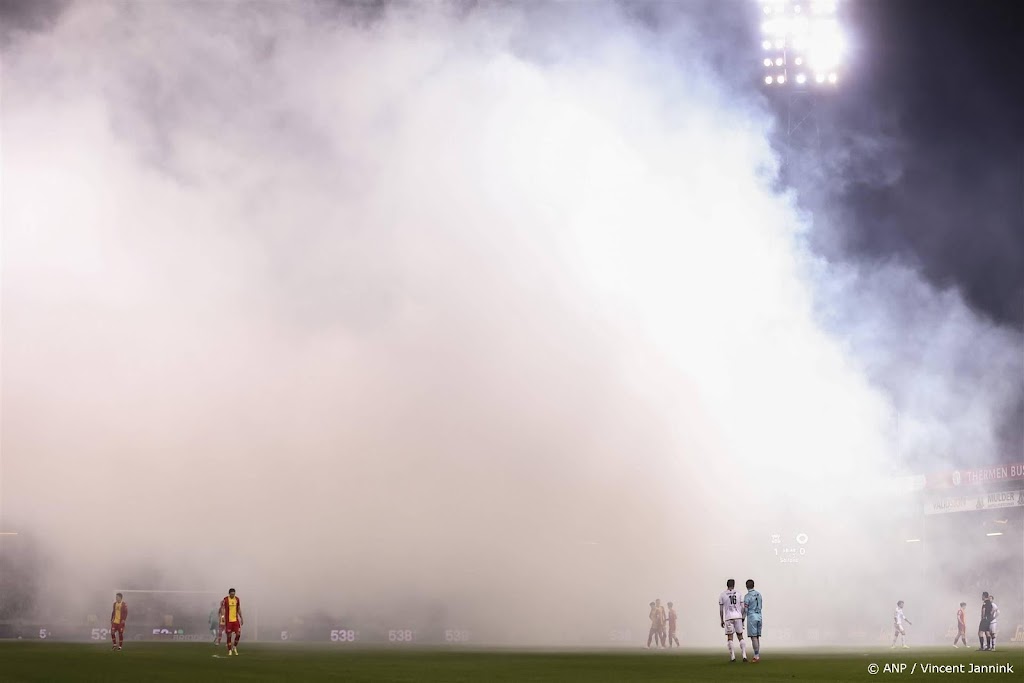 KNVB blij met nieuwe kabinetsplannen tegen misdragende fans