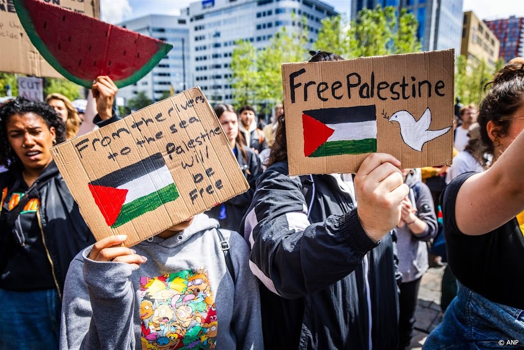 Honderden bij pro-Palestijnse betoging Rotterdam Centraal