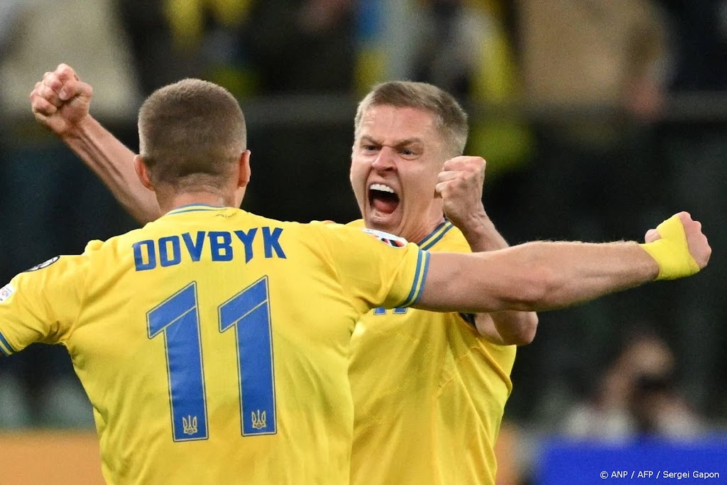 Oekraïne met oud-PSV'er Zinchenko en Girona-spits Dovbyk naar EK