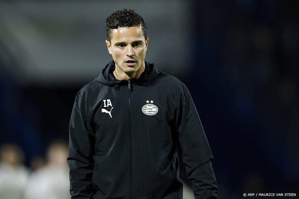 Afellay stopt na seizoen als assistent-trainer bij PSV