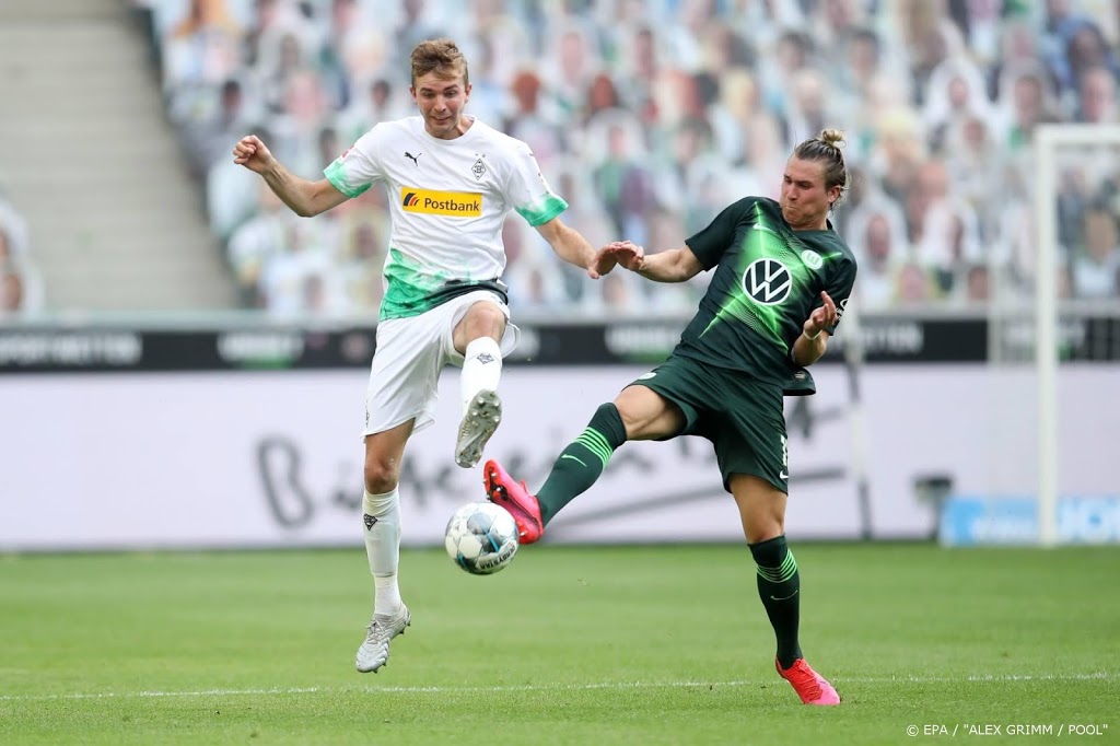 Gladbach klopt Wolfsburg en blijft in race voor Champions League