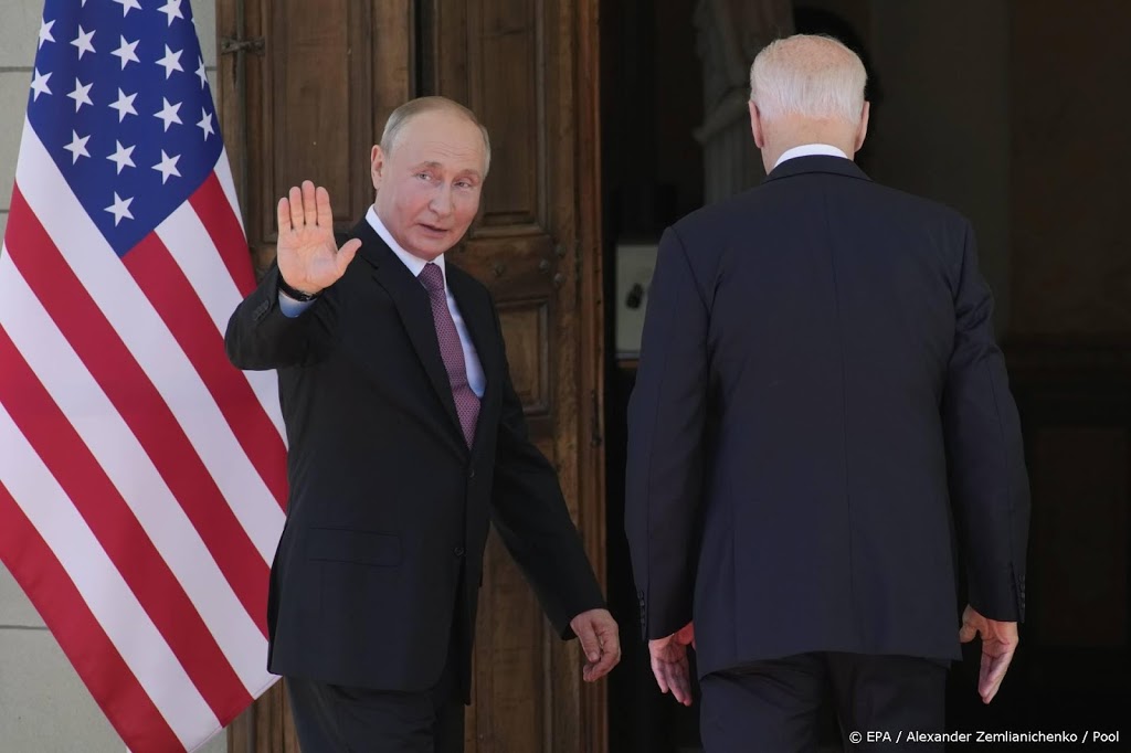 Biden en Poetin aan eerste topontmoeting begonnen 