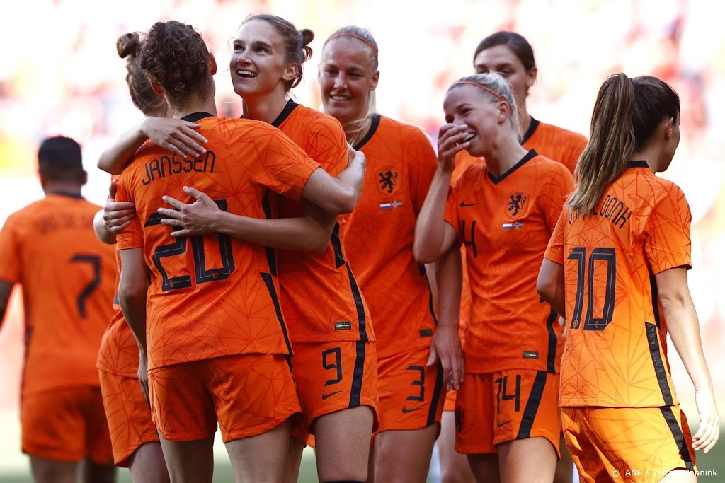 Voetbalsters zonder PSV-topscorer Smits naar Olympische Spelen