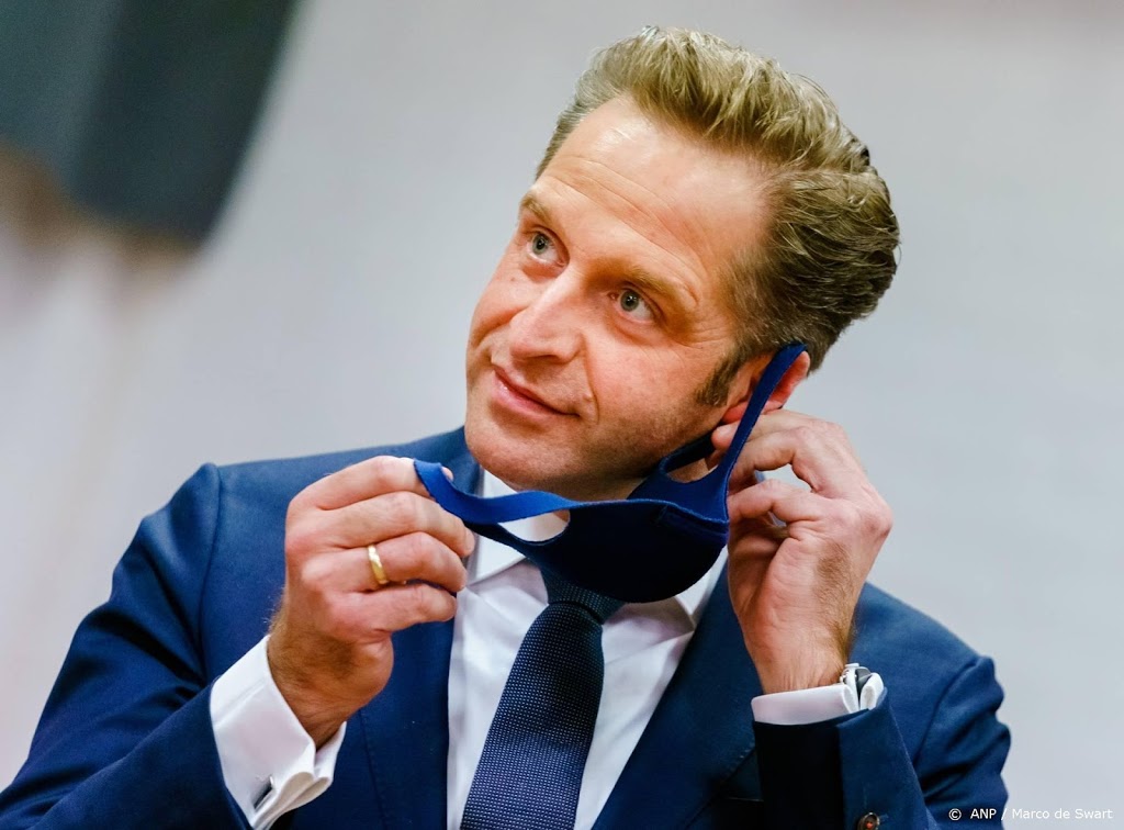 'Mondkapjesplicht en thuiswerkadvies worden deels geschrapt'