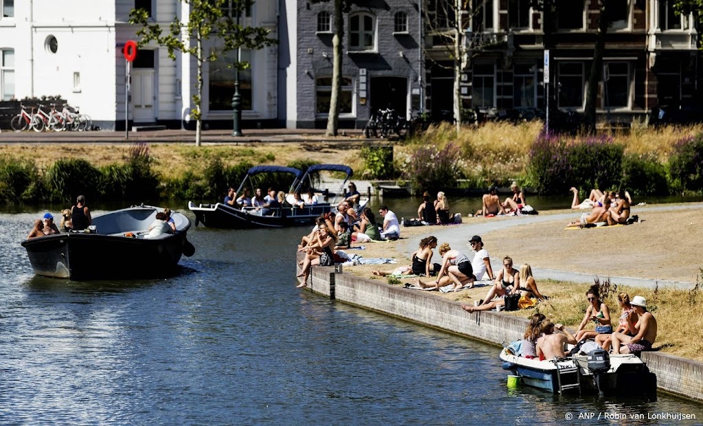 Waarschuwing voor zonnesteek door hoge zonkracht en warmte