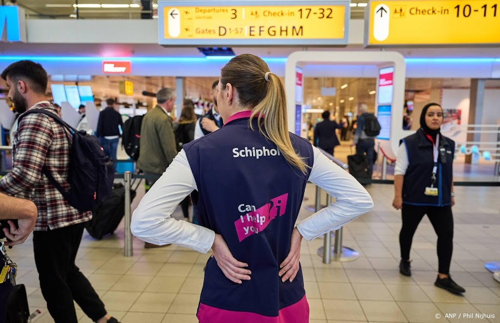 Steeds meer vakantiegangers willen Schiphol mijden