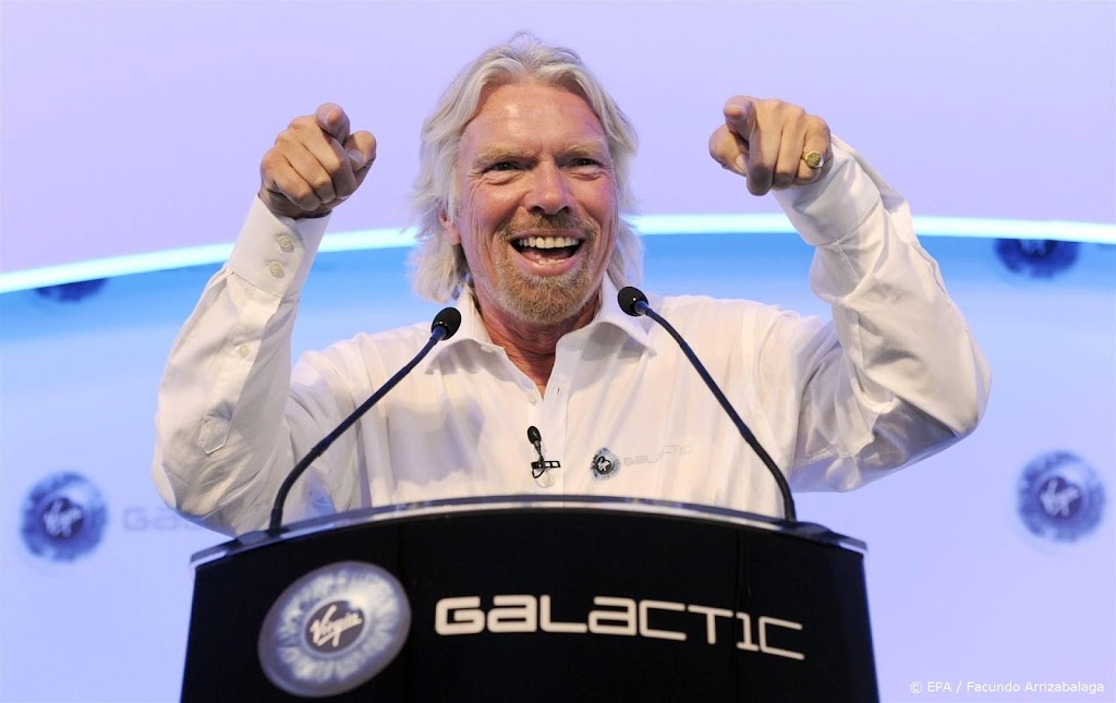 Ruimtevaartbedrijf Branson plant eerste vlucht met klanten