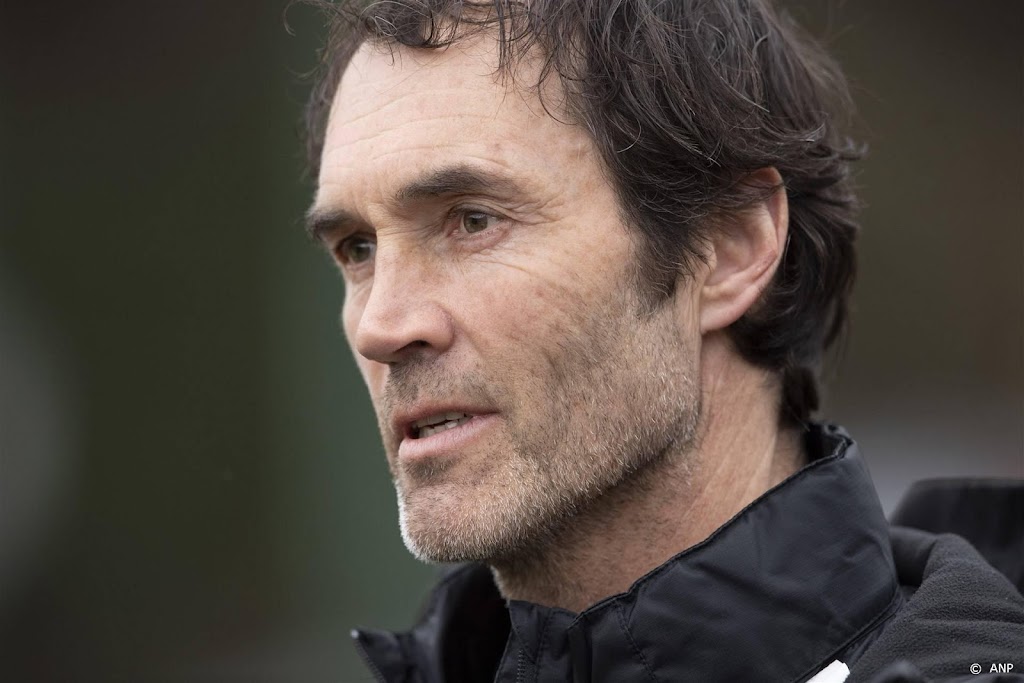 Van der Gouw als keeperstrainer terug bij Vitesse, Zoetebier weg