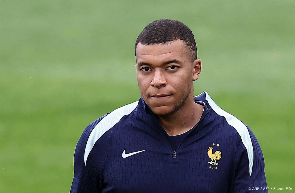 Mbappé spreekt zich uit tegen extremisme in de Franse politiek