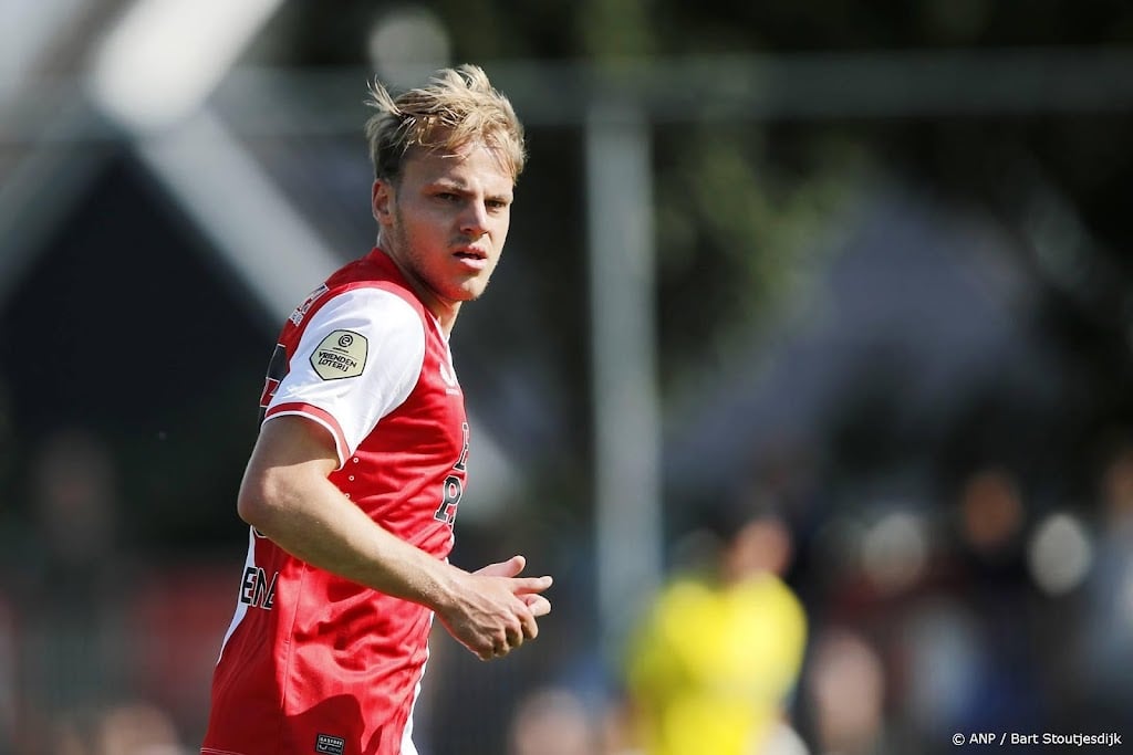 Middenvelder Van den Belt eerste zomeraanwinst FC Twente
