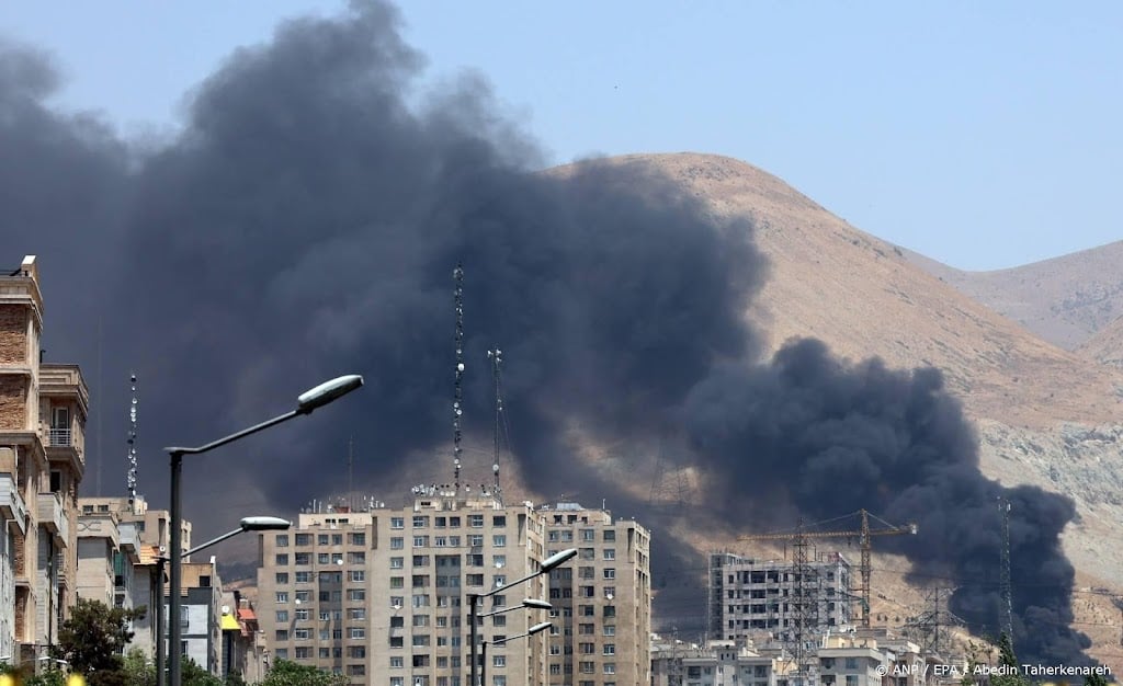 Israël bombardeert Iraanse staatsomroep tijdens live-uitzending