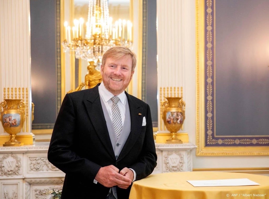 Willem-Alexander opent expo over besmettelijke ziekten