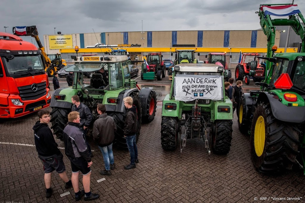 Supermarkten roepen boeren op geen distributiecentra te blokkeren