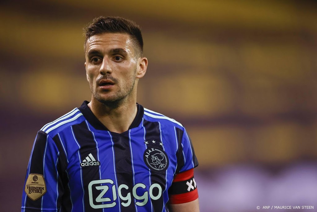 Ajax verlengt contract met aanvoerder Tadic