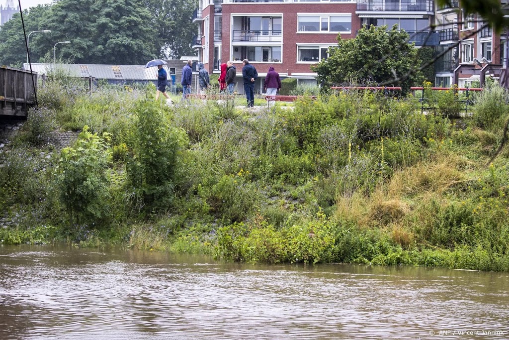 Basisscholen in Roermond dicht om hoogwater