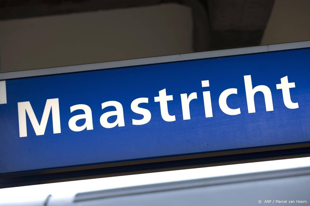 Geen treinen tussen Maastricht en Sittard vanwege dijkdoorbraak