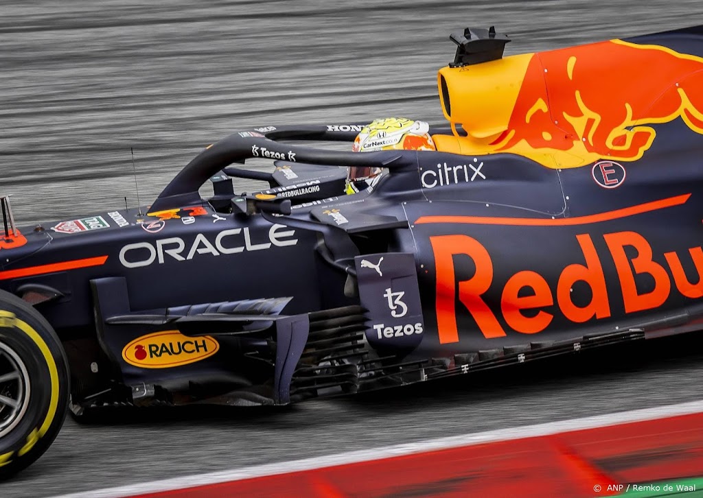 Verstappen snelste in eerste vrije training op Silverstone