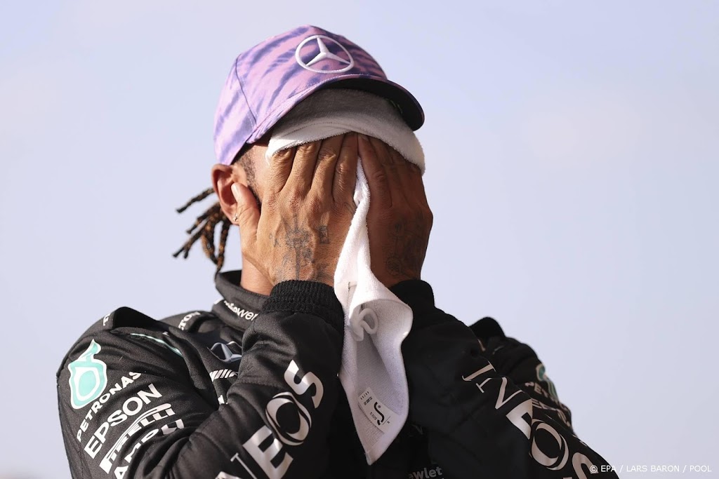 Hamilton draagt 'zege' op aan Britse fans op Silverstone 