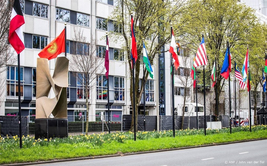 2,5 jaar cel voor gooien brandbom naar ambassade Israël