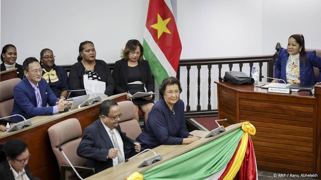 Jennifer Simons beëdigd als president van Suriname