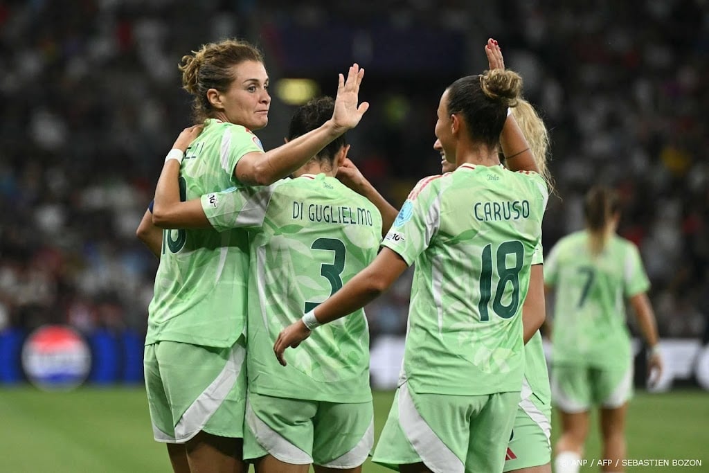 Voetbalsters Italië naar halve finales EK na zege op Noorwegen