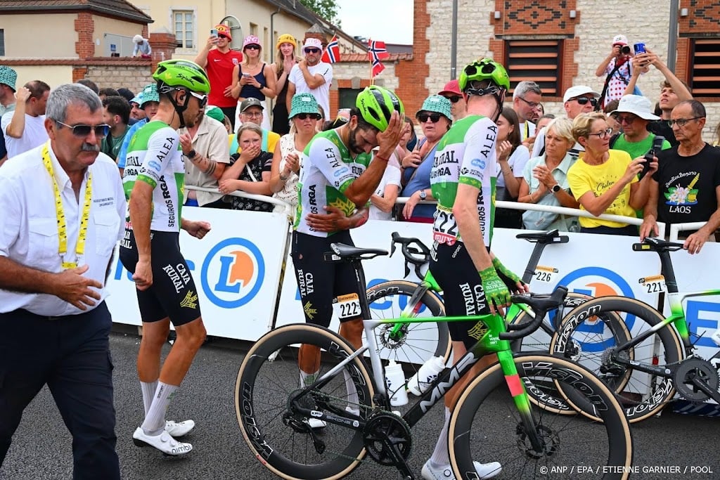 Colombiaan Gaviria verlaat Tour de France na val in massasprint
