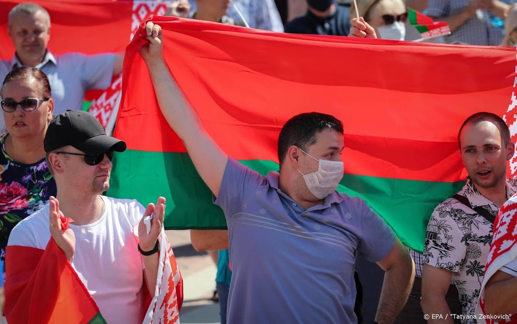 Loekasjenko bij pro-regeringsbetoging in Minsk