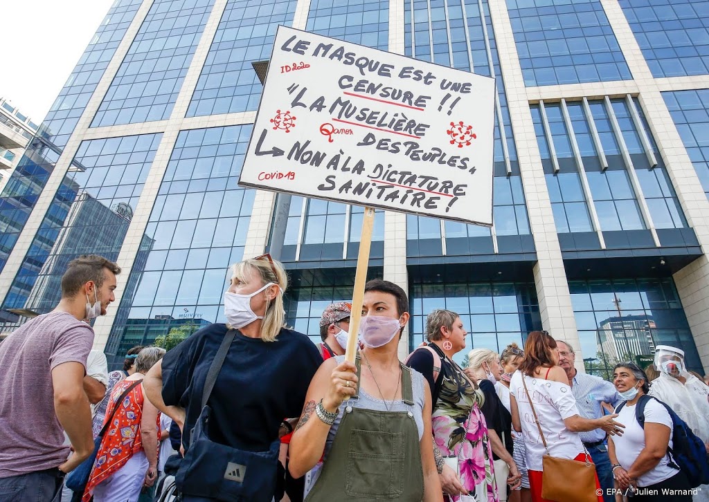 Honderden betogers van Belgische Viruswaanzin in Brussel