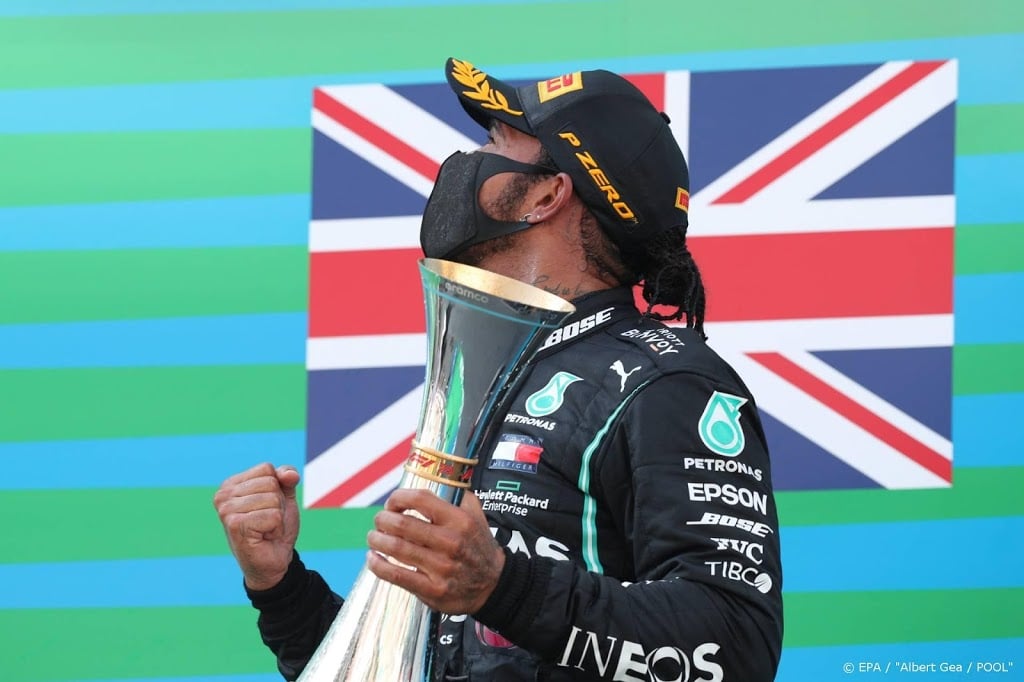 Hamilton 'in een roes' naar Formule 1-zege nummer 88