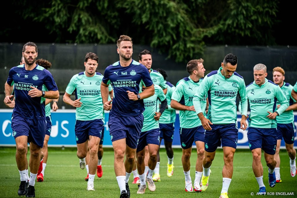 PSV zonder verdediger Viergever naar Lissabon 