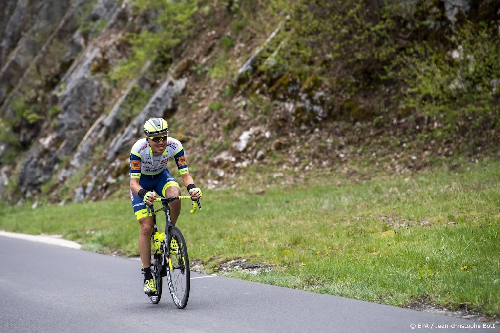 Wielrenner Taaramäe wint derde rit en pakt leiderstrui Vuelta 
