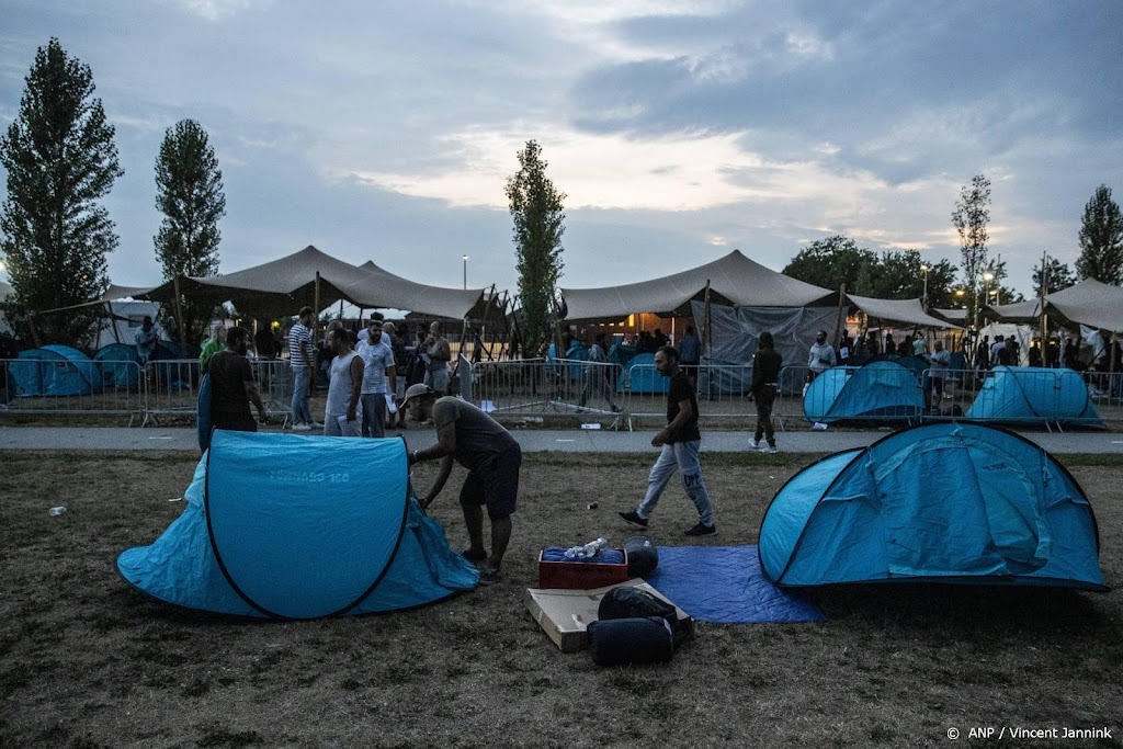 Uitgedeelde tenten dinsdagavond weggehaald bij Ter Apel