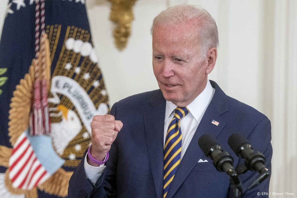 Biden ondertekent klimaat-, zorg- en belastingwet