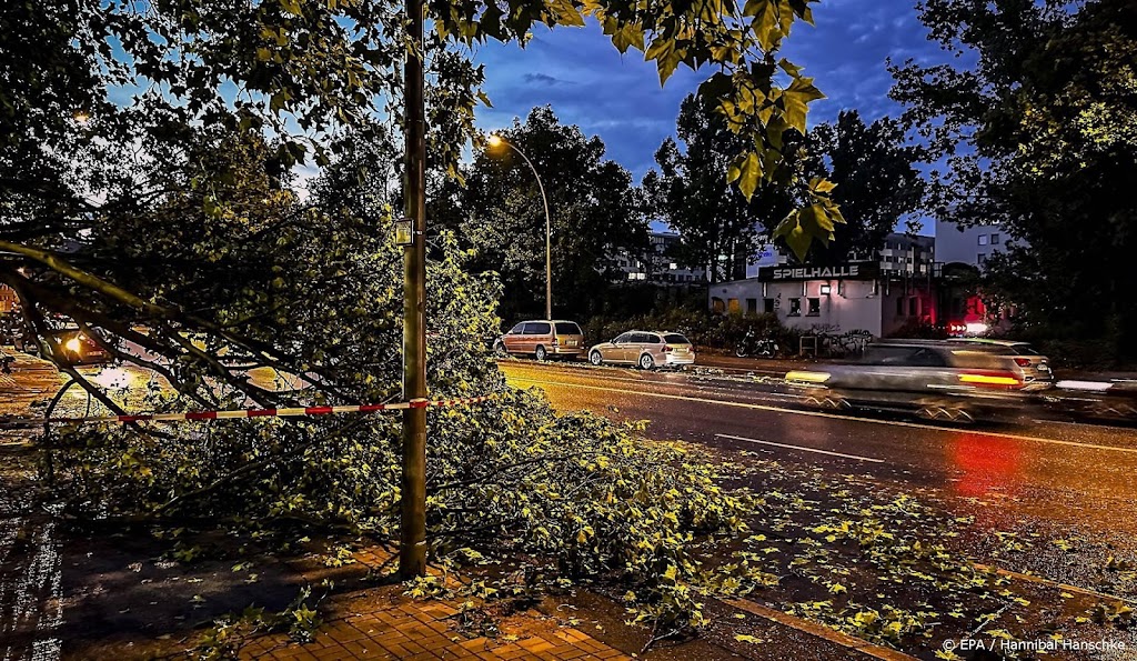 Noodweer trekt spoor van verwoesting in het oosten van Duitsland