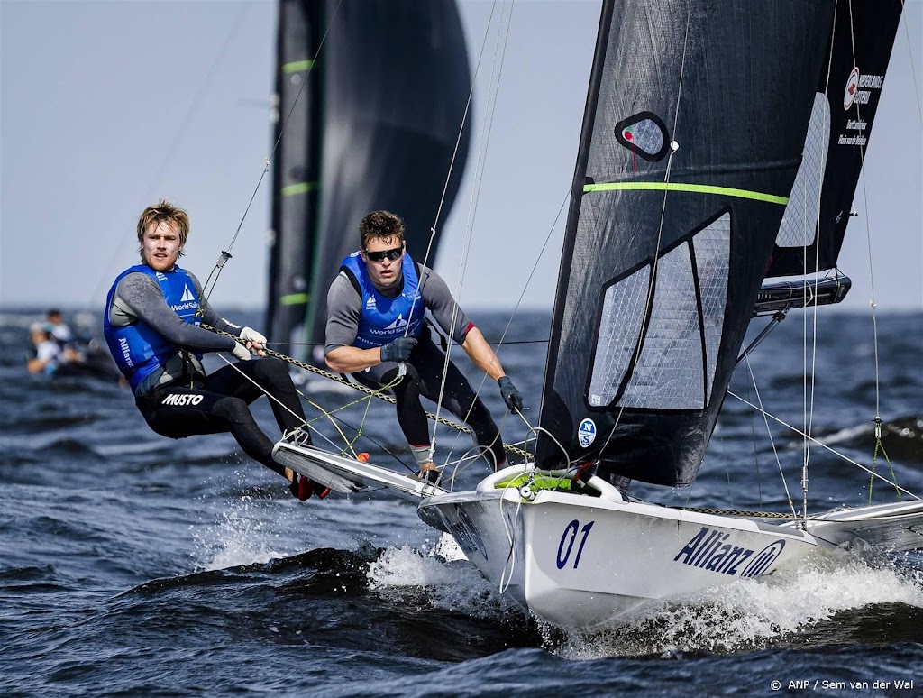 Derde wereldtitel op rij voor zeilers Lambriex en Van de Werken 