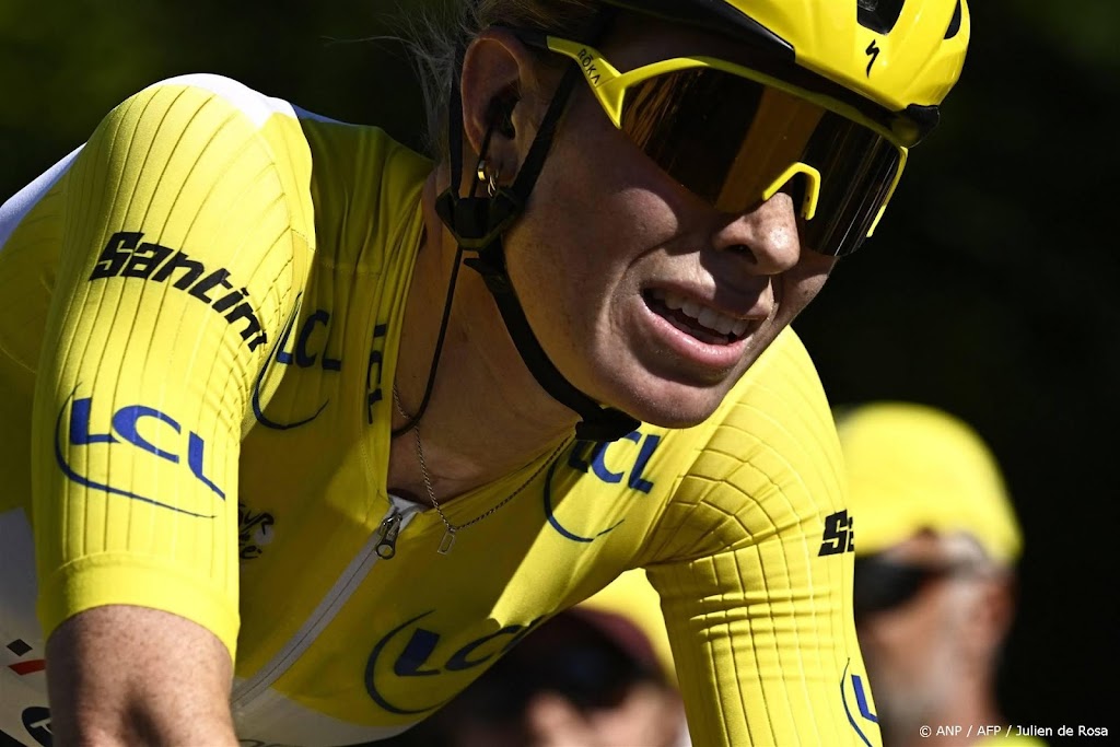 Vollering van start in zesde etappe Tour de France Femmes 