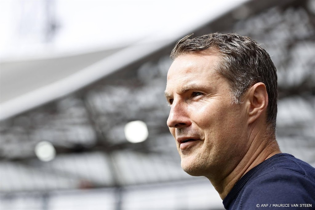 Trainer Priske is blij dat Stengs nog bij Feyenoord is