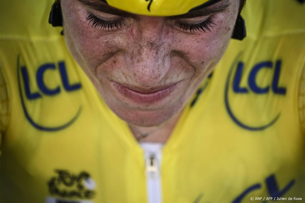 Gehavende Vollering houdt stand, ritzege Kerbaol in Tour 