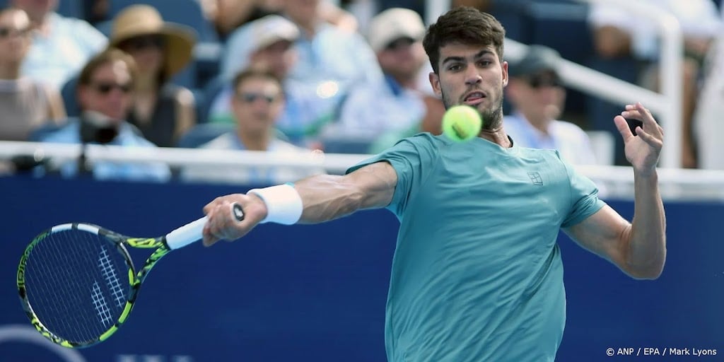 Tennisser Alcaraz naar halve finale van toernooi in Cincinnati