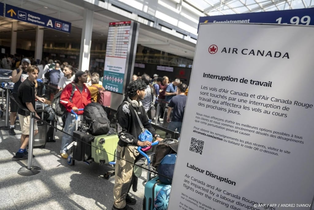Cabinepersoneel Air Canada staakt, 700 vluchten geschrapt