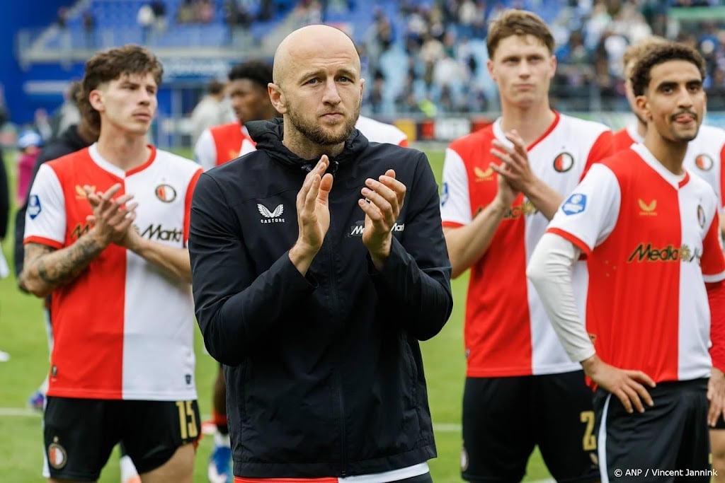 Oud-Feyenoorder Trauner (34) kondigt afscheid als voetbalprof aan